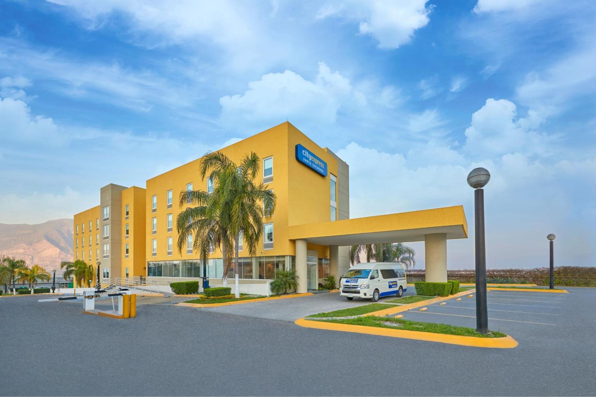 City Express By Marriott Monterrey Santa Catarina Bagian luar foto